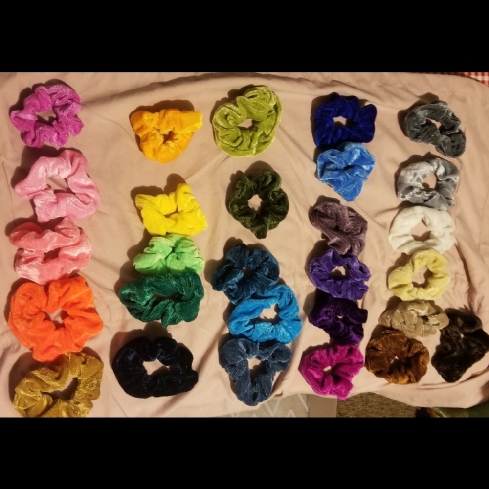 28 Scrunchies
